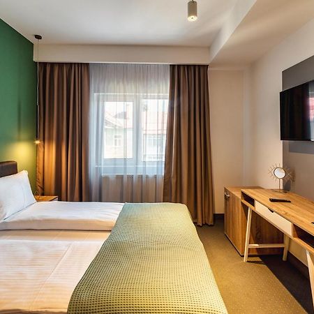 ויקטוריה Saga Rooms מראה חיצוני תמונה