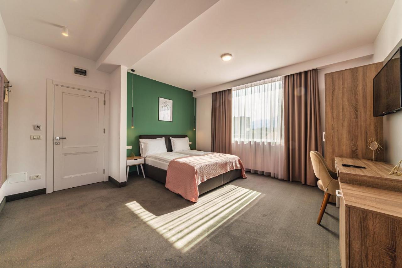 ויקטוריה Saga Rooms מראה חיצוני תמונה