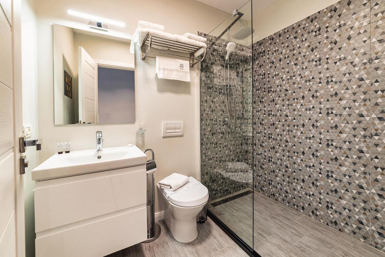 ויקטוריה Saga Rooms מראה חיצוני תמונה
